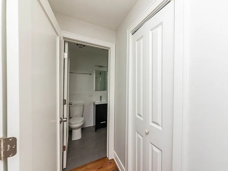 2045 N Wolcott Ave #2R — Photo 11