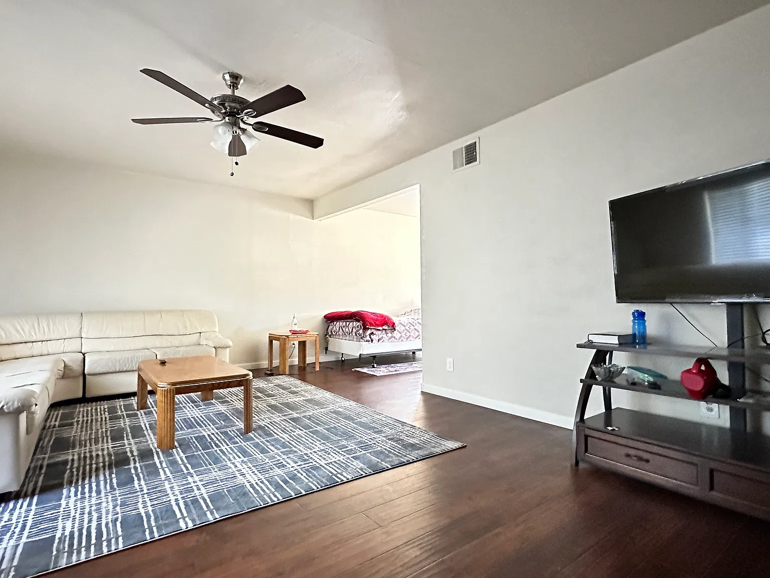 4 bed, 1474 sqft, $4,500 — Photo 2