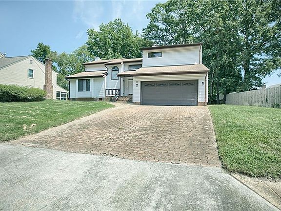 3rd image of 17 Fields Dr