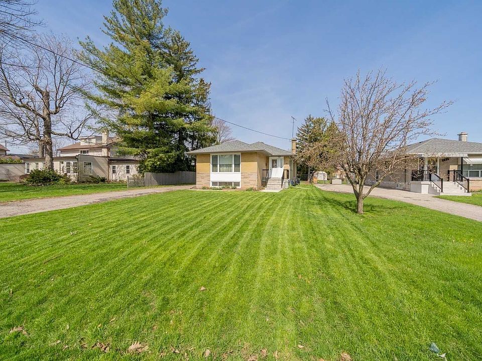 2nd image of 603 Stephens Cres