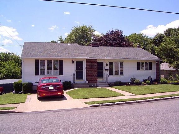 2nd image of 758 Wilbur Ave