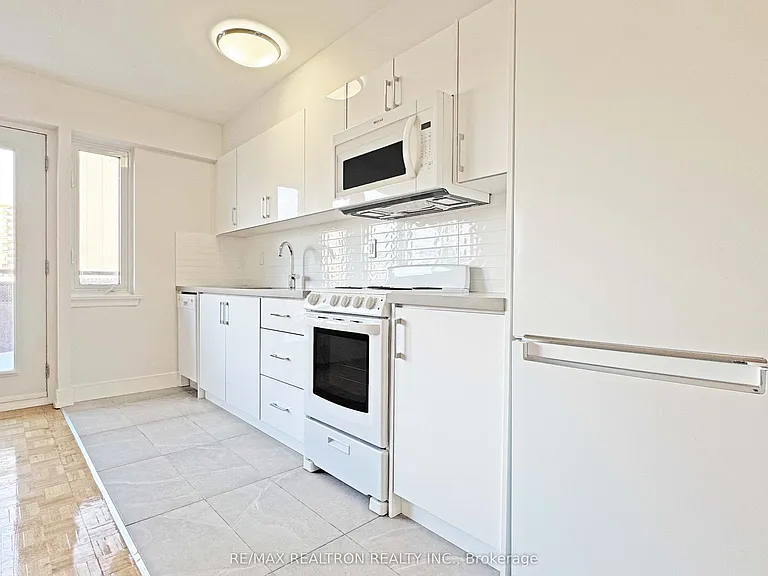 95 Lawton Blvd #601 — Photo 4