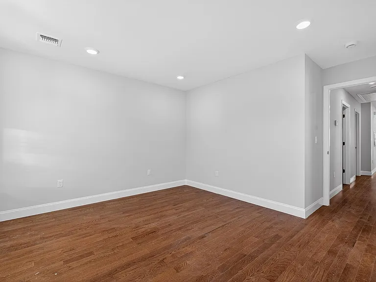 40 E 5th St #2 — Photo 19