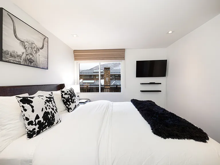 700 S Monarch St #202 — Photo 18