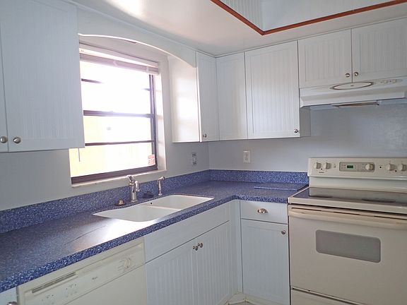 3rd image of 205 Palmetto Ave APT 404