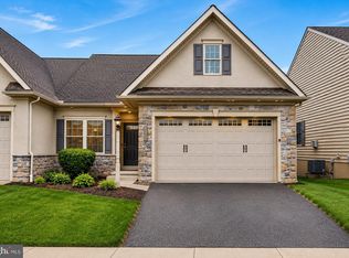1250 Tumblestone Dr, Mount Joy, PA 17552