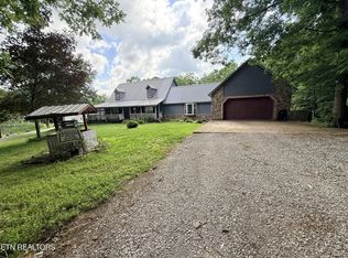 1036 Dye Rd, Clarkrange, TN 38553