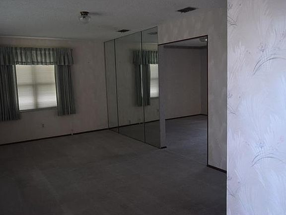 2nd image of 102 Grovewood Ave