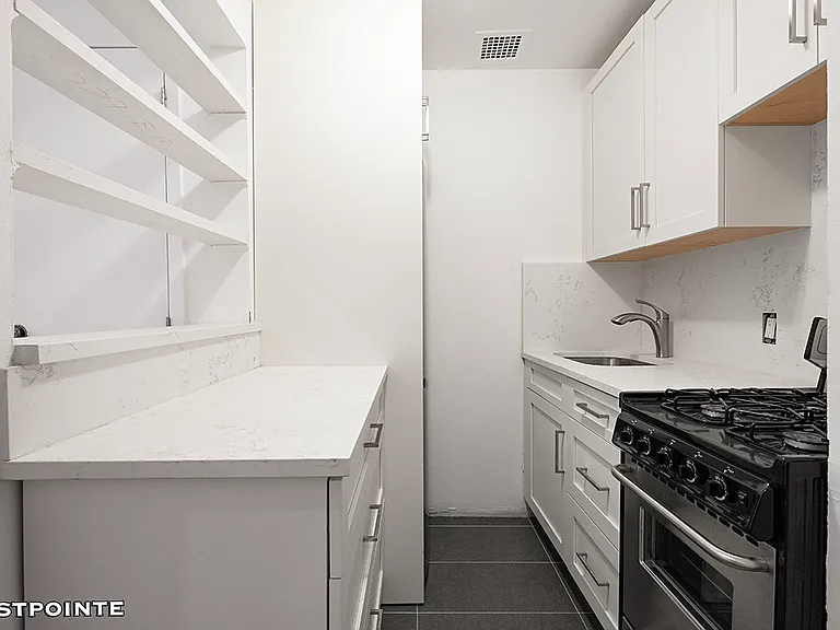 227 E 12th St #2B — Photo 1