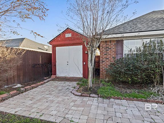 4th image of 808 Orchard Ln