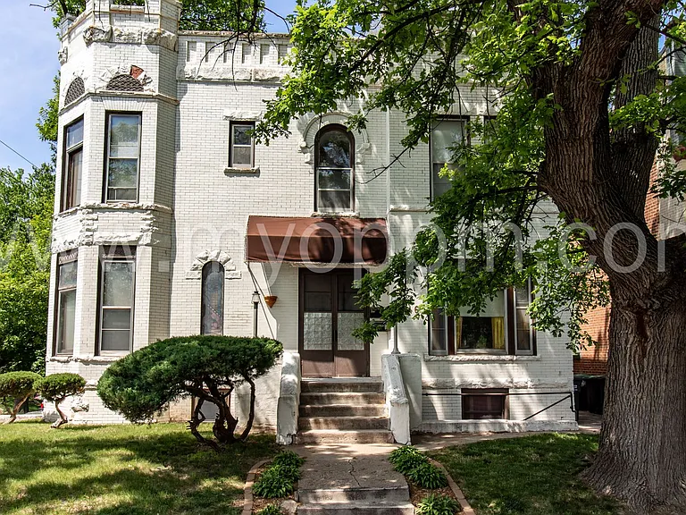 1146 S 32nd St — Photo 2