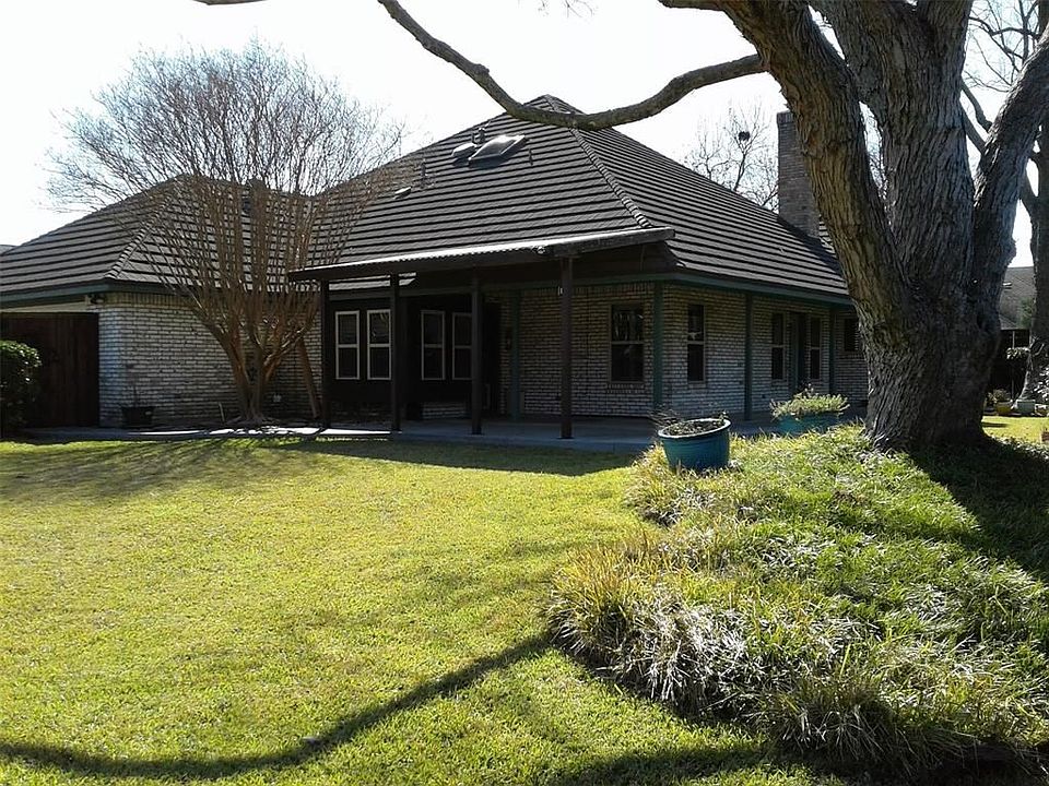 2nd image of 2709 Oak Springs Dr