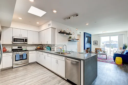 NOHO 55 Luxury Living Photo 1