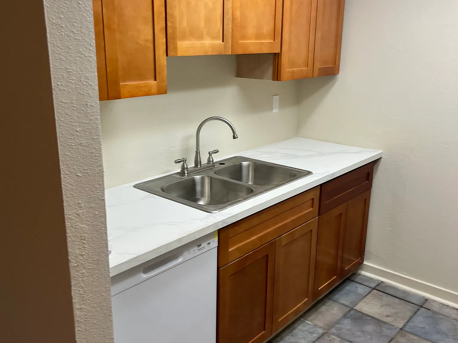 2 bed, 800 sqft, $1,890 — Photo 3