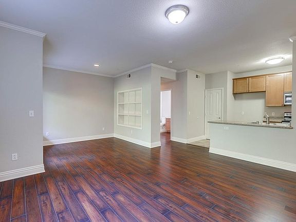 3rd image of 22681 Oakgrove Unit 516