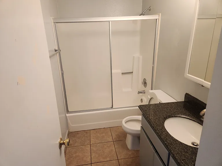124 W Truslow Ave #4 — Photo 6