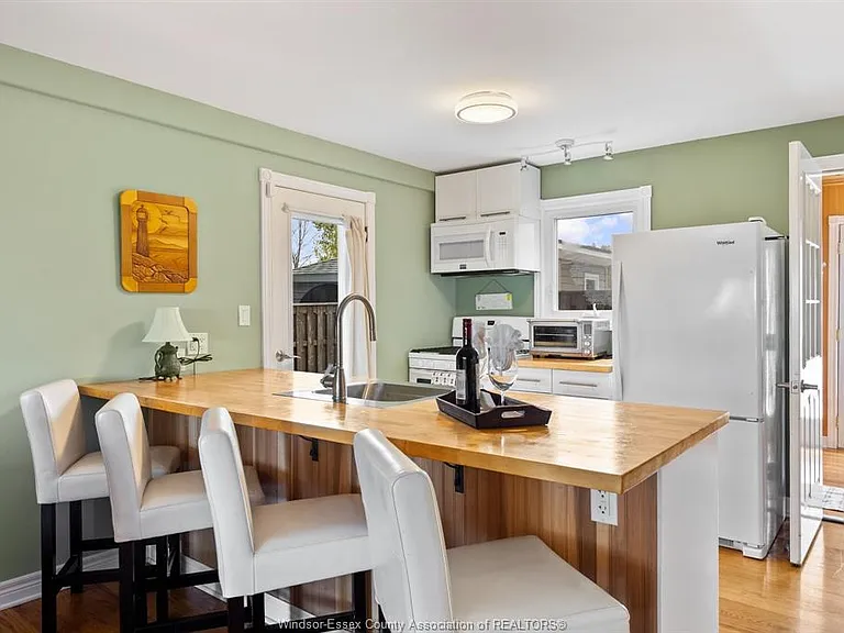 689 Ross Beach Rd — Photo 6