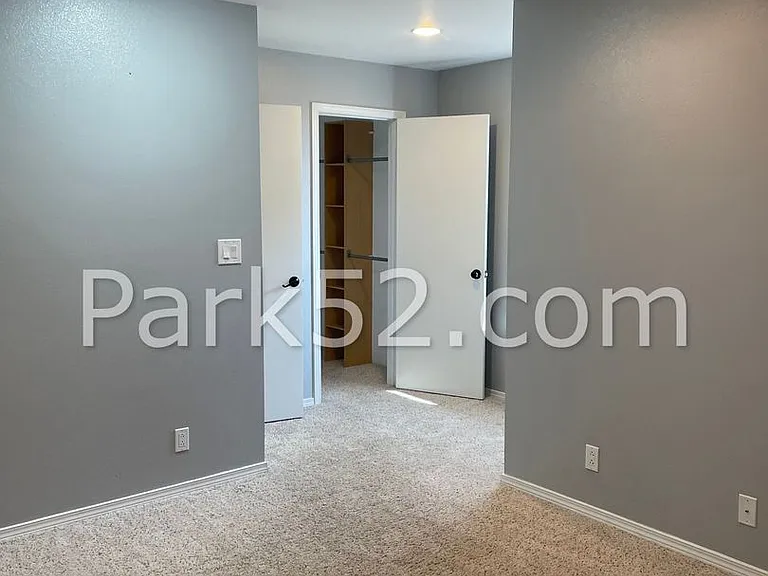 808 S Oxford St — Photo 17