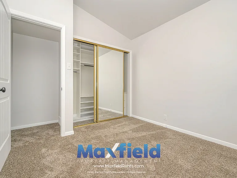 2139 E 1300 S — Photo 18