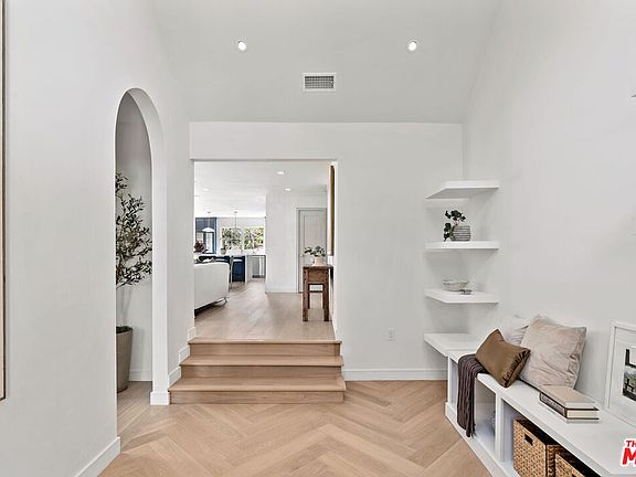 5th image of 3301 Military Ave
