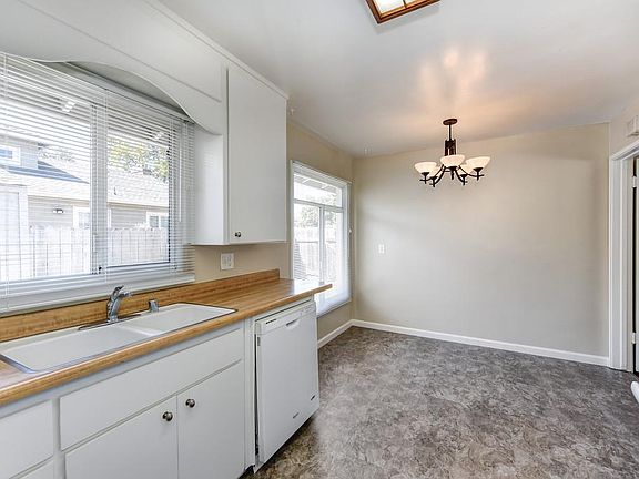 5th image of 2324 Park Estates Dr
