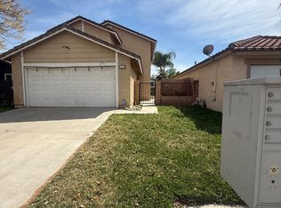 2020 Buttonwood St, Colton, CA 92324