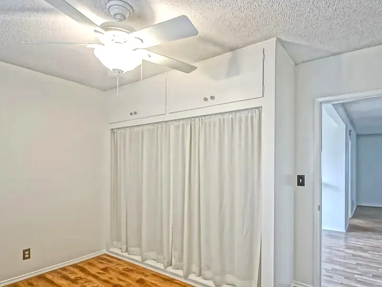 1500 Manhattan Ave #B — Photo 15
