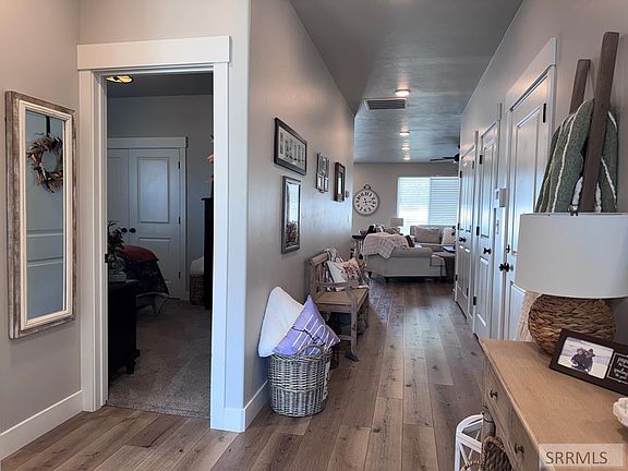 3rd image of 441 N Curlew Dr