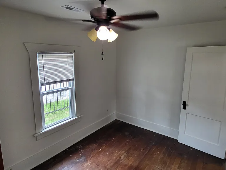 924 E Turner St — Photo 13