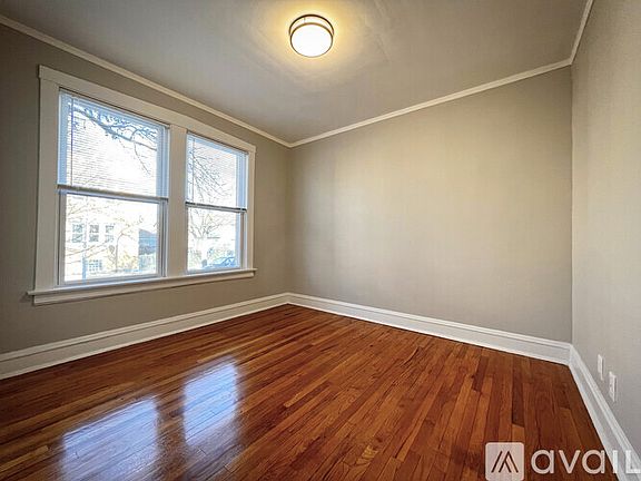 5th image of 2855 W Grace St #1E