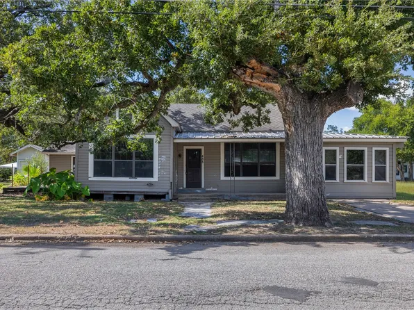 488 7th St, Somerville, TX 77879