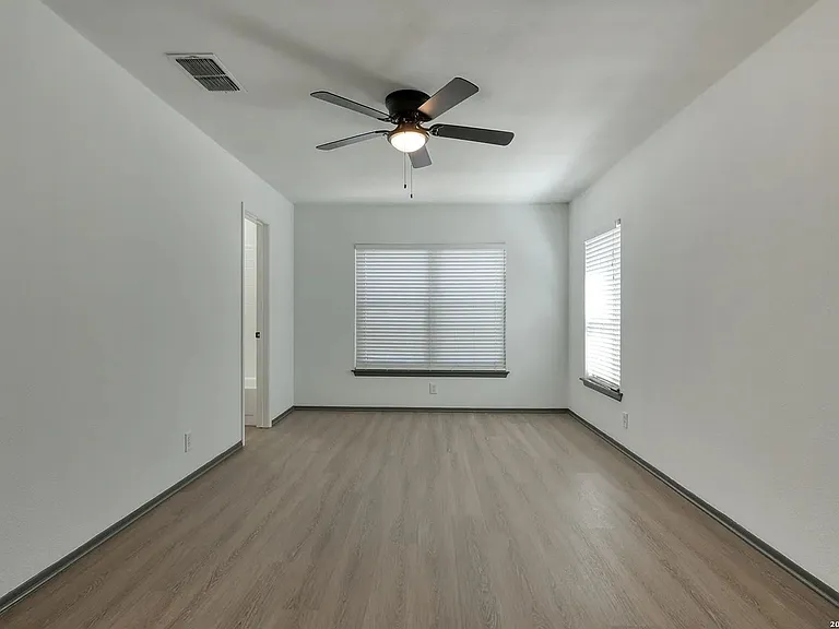 3218 Jenkins Dr — Photo 20