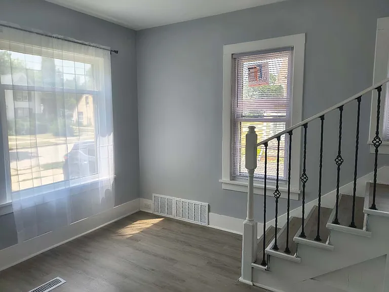 1535 Jefferson Ave — Photo 8