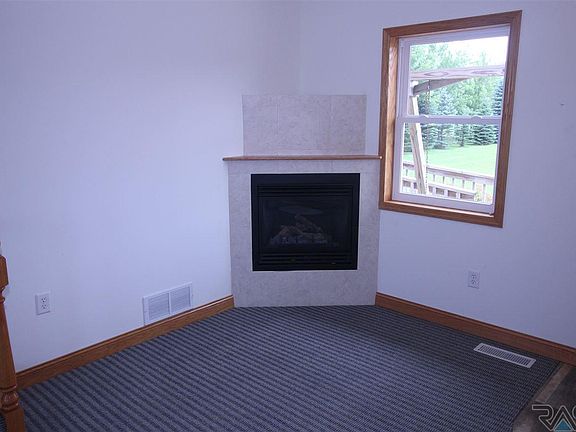 5th image of 47553 271st St