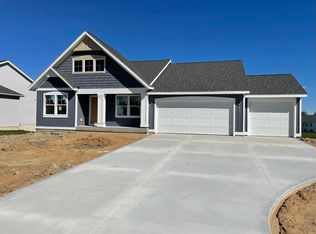 7471 Ridgeline Dr, Zeeland, MI 49464