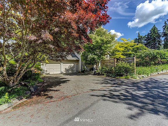 2nd image of 5604 176th St SW
