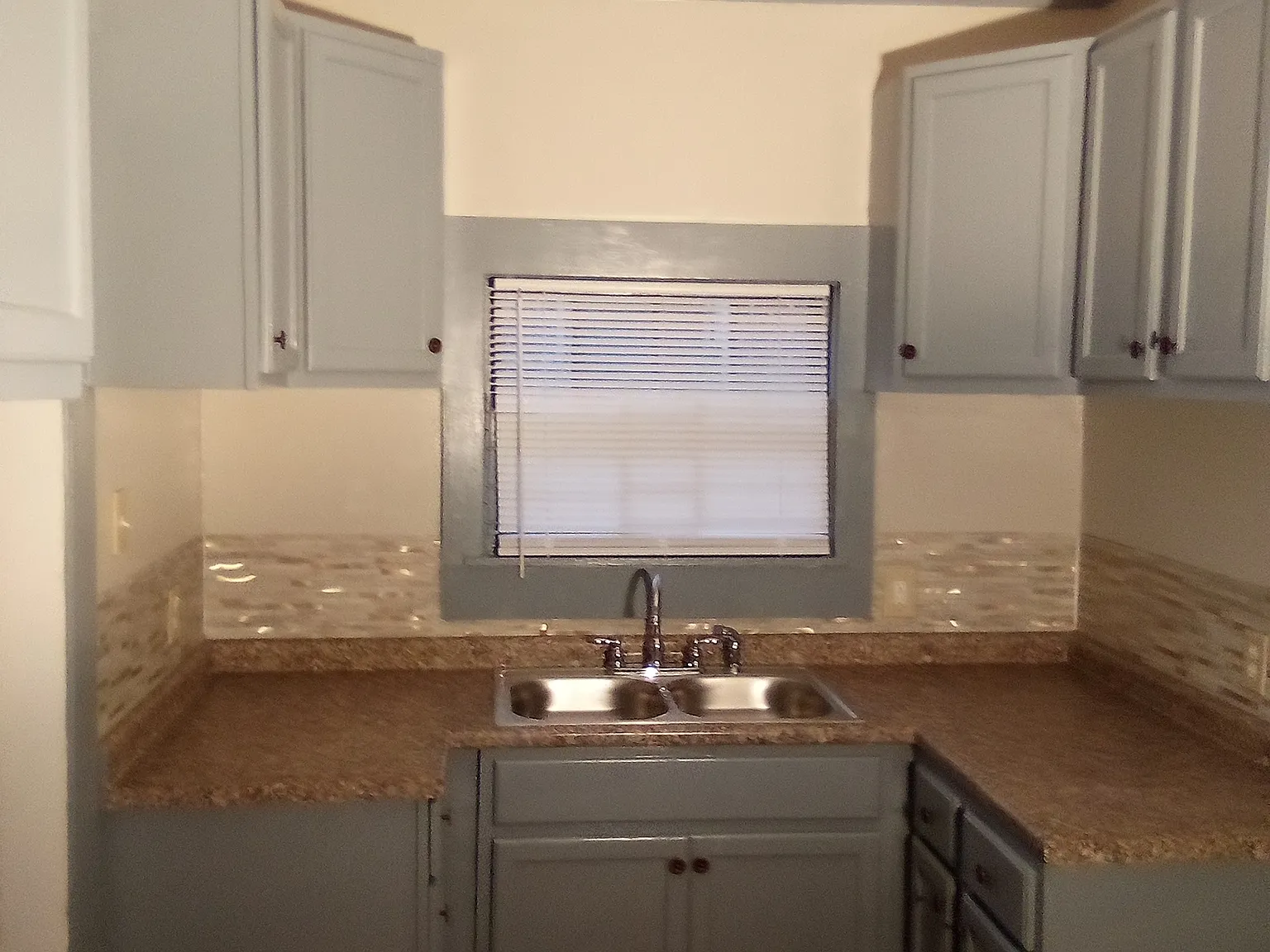 3 bed, 979 sqft, $1,100 — Photo 4