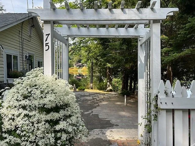 75 Winter Rd — Photo 10