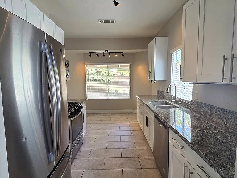 2809 Albrook Cir — Photo 9