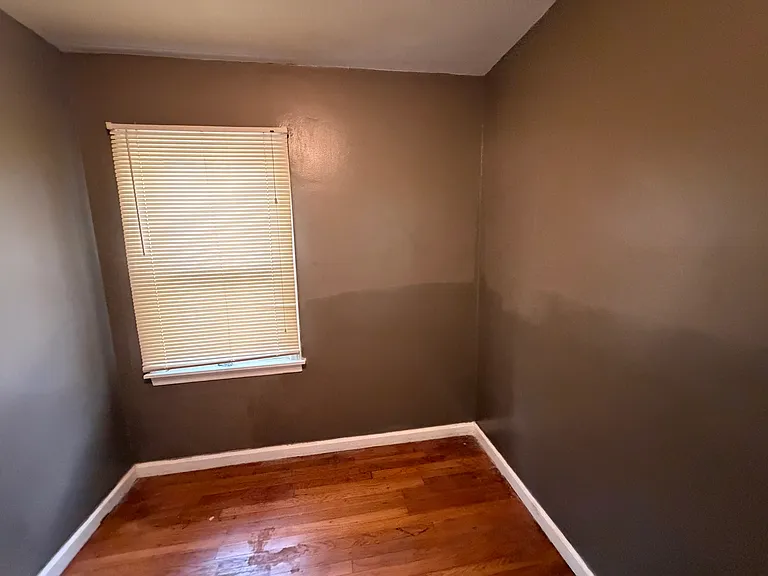 23104 Brittany Ave — Photo 9