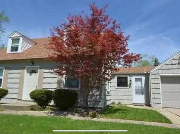 129 E Cherry Ridge Rd, Peoria, IL 61614