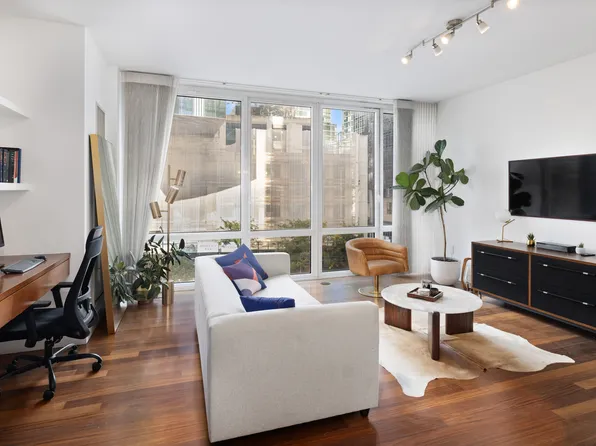 10 West End Avenue image 1 of 7