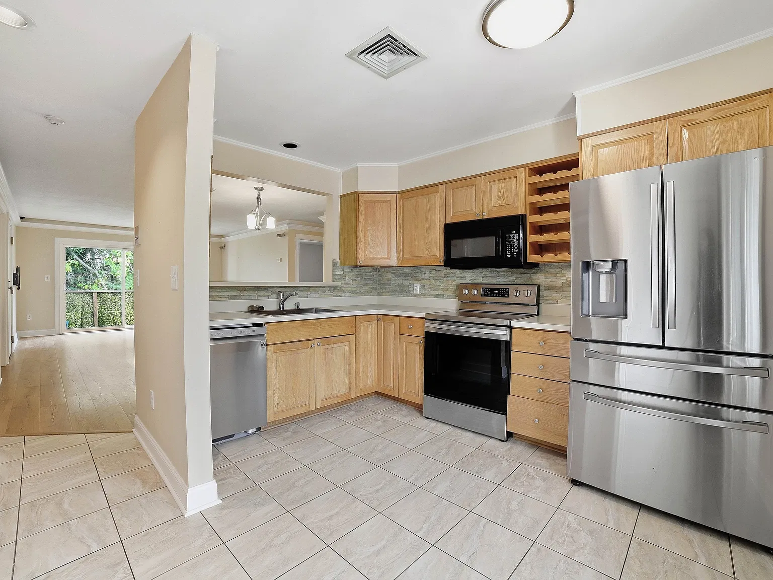 2 bed, 1200 sqft, $2,600 — Photo 4