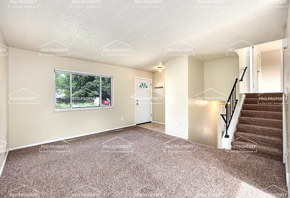 4 bed, 1300 sqft, $2,395 — Photo 1