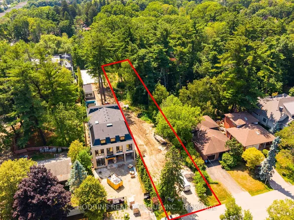 1168 Mona Rd, Mississauga, ON L5G 2Z7