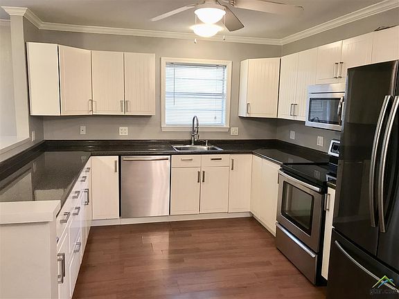 4th image of 202 Delmar St