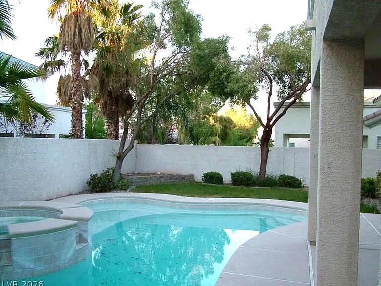30 Castle Creek Ct — Photo 3