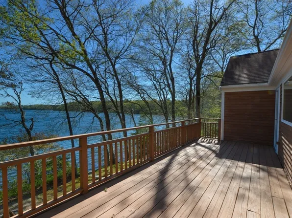 226 Pimlico Pond Rd, Mashpee, MA 02649