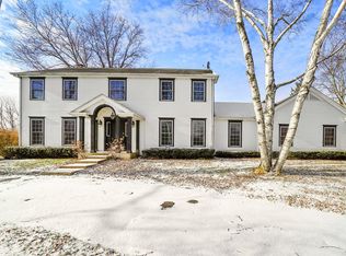 2215 Country Club Rd, Woodstock, IL 60098