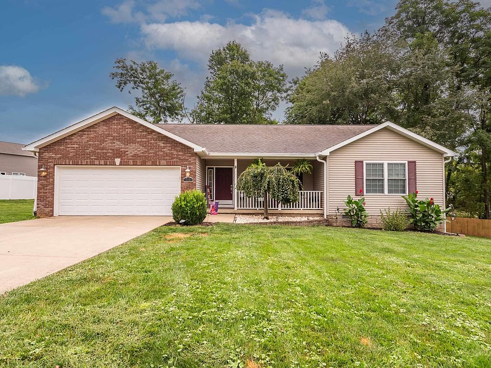 1st image of 735 Daisy Dr